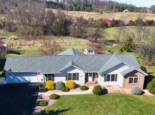 1821 Red Top Orchard Rd, Waynesboro, VA 22980