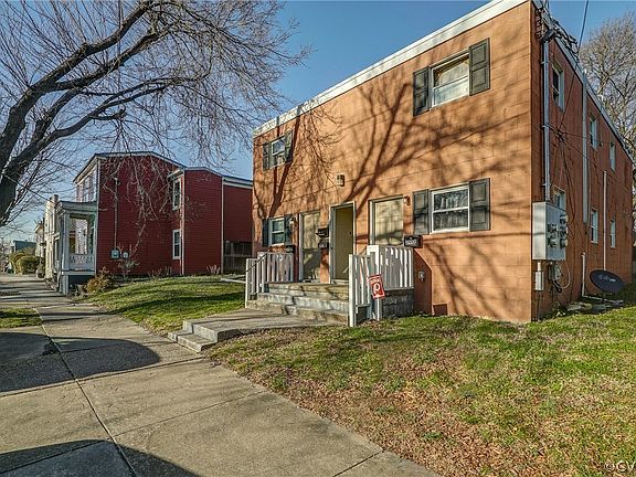 3rd image of 2908-10 E Clay St