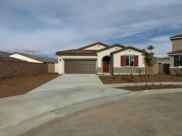 231 Oakton Ct, Hemet, CA 92543