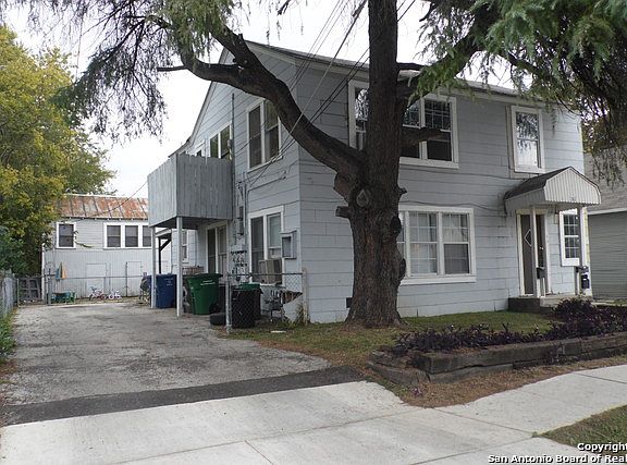 2nd image of 207 W White