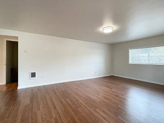5th image of 119 182nd St S