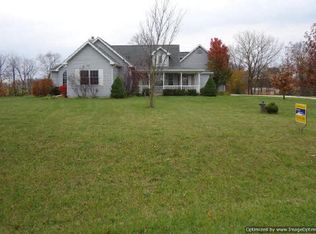 5857 S Indian Trl, Rochelle, IL 61068