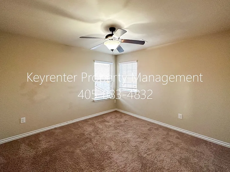 2409 Rosa Cir — Photo 7