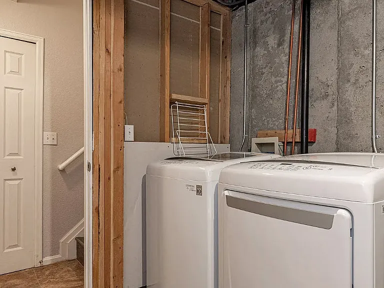 240 W Jamison Cir #27 — Photo 14