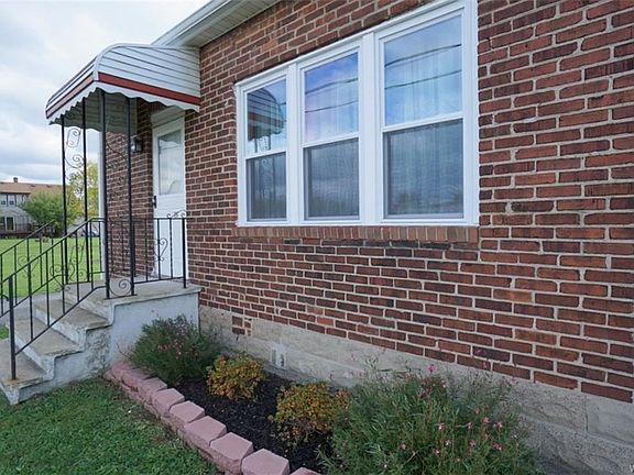 2nd image of 126 Sawyer Ave