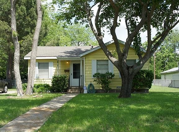 2nd image of 2702 Kirven Dr