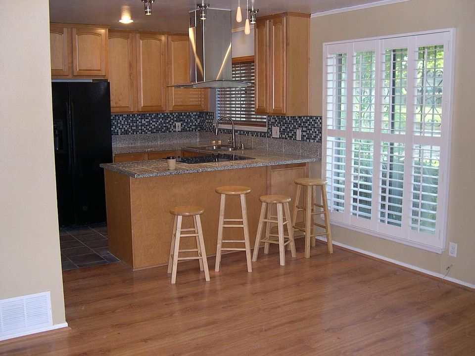 Kitchen and Island