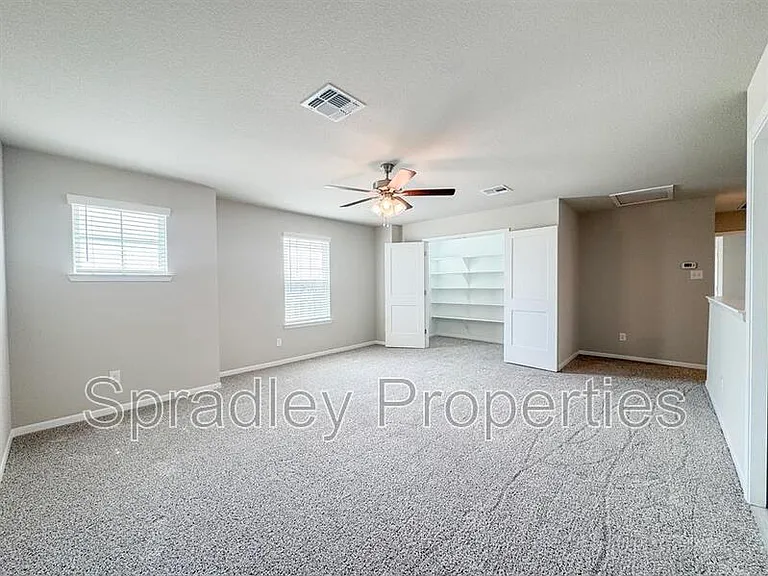 2716 Fox River Dr — Photo 23