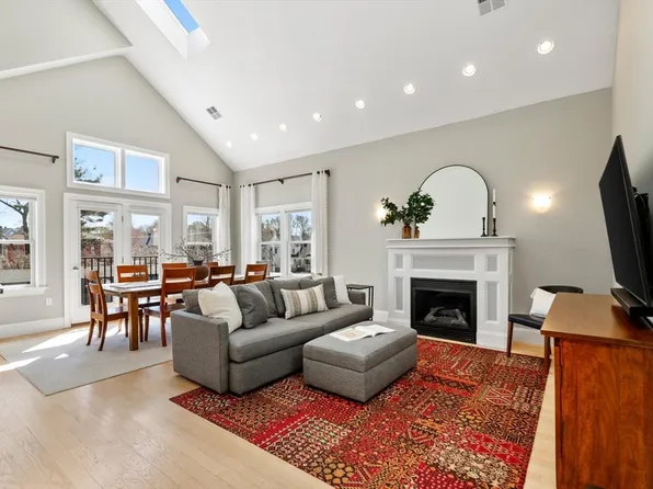 814 Main St Unit 301, Melrose, MA 02176