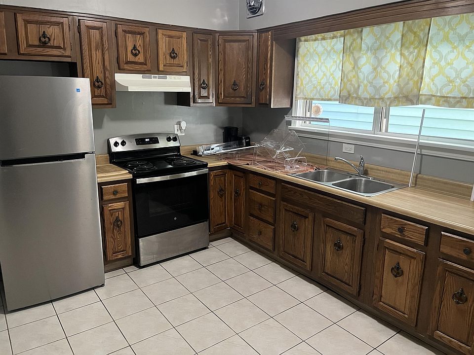 1st image of 310 Harrison Ave #1