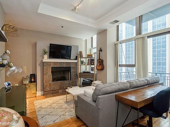 3rd image of 212 W Washington St APT 1406