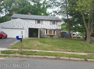 719 Viscount Dr, Toms River, NJ