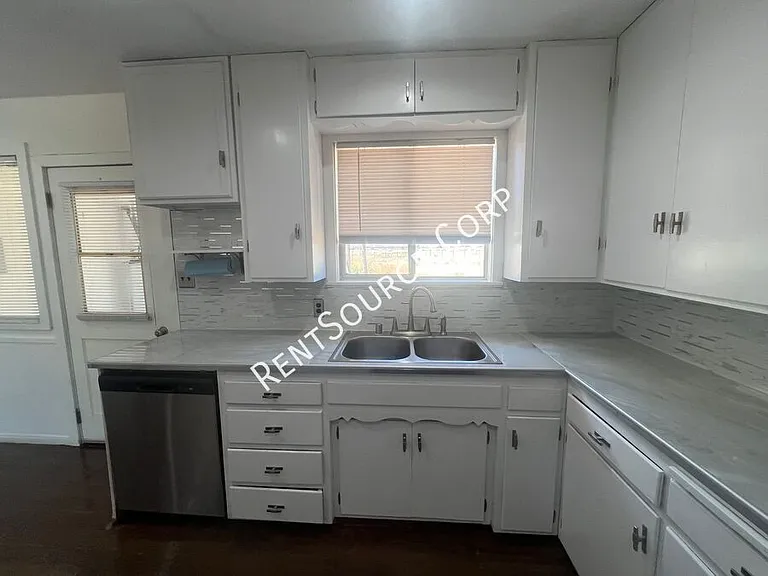26335 Community Blvd — Photo 10