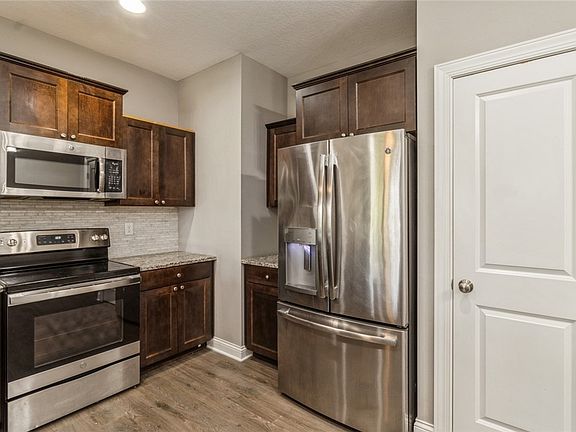 4th image of 1143 S 91st St