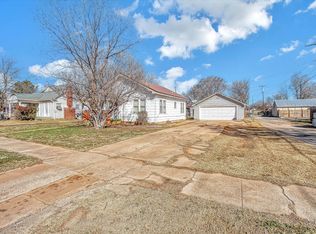 323 W Iris Ave, Hobart, OK 73651