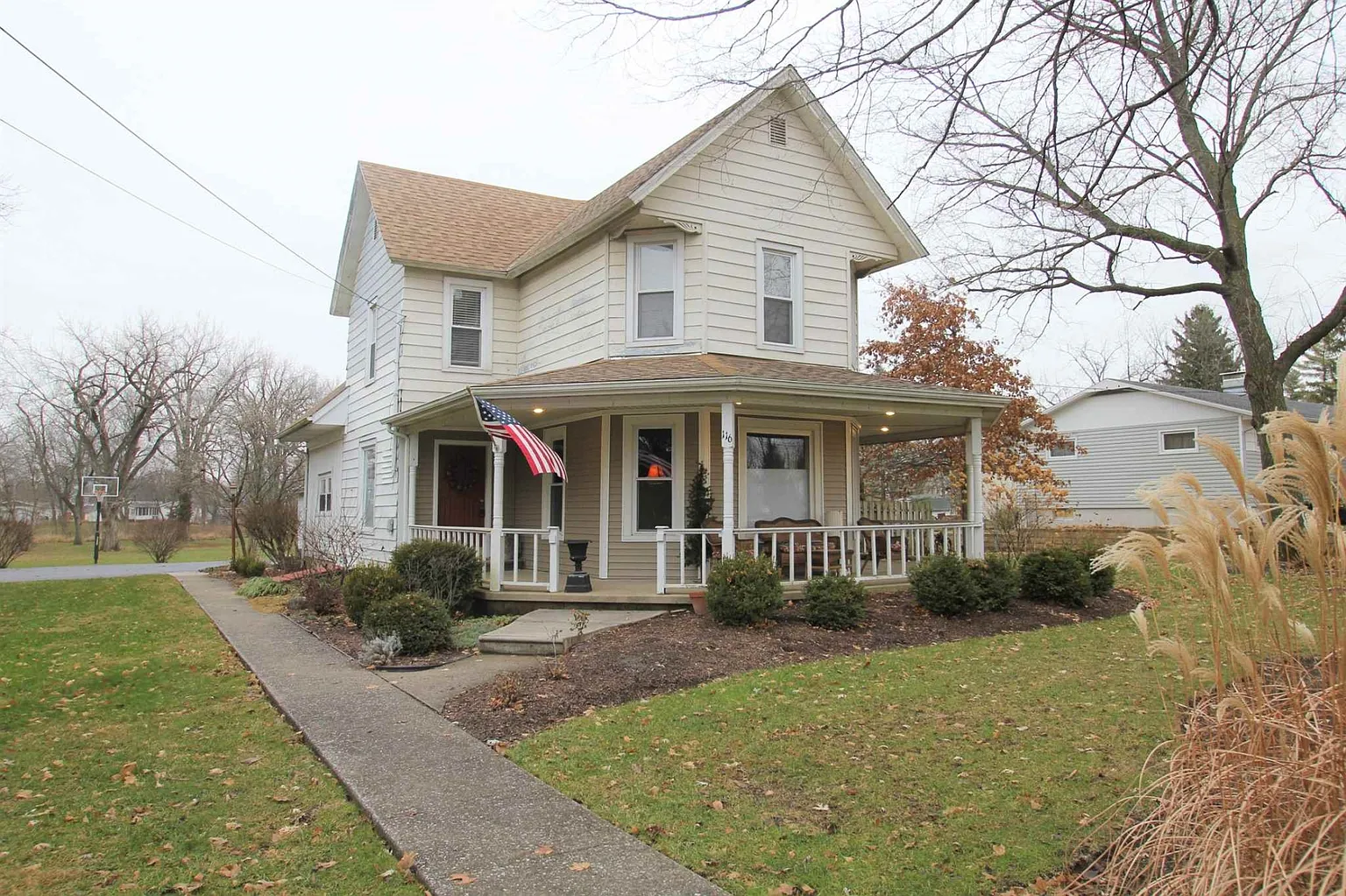 116 E Brown St photo 1