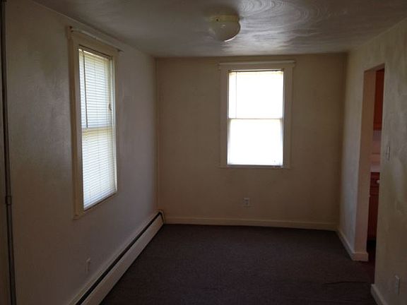 4th image of 355 Cherry Ave