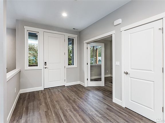 4th image of 9603 Kopachuck Dr NW