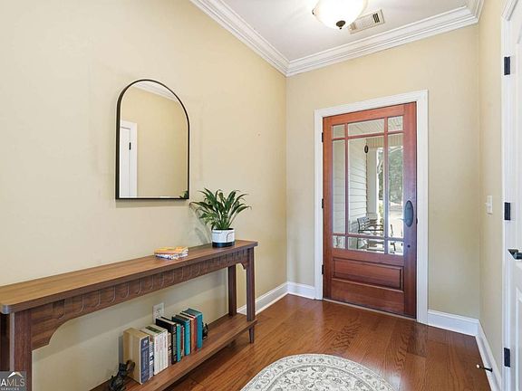 4th image of 101 Oaklawn Dr