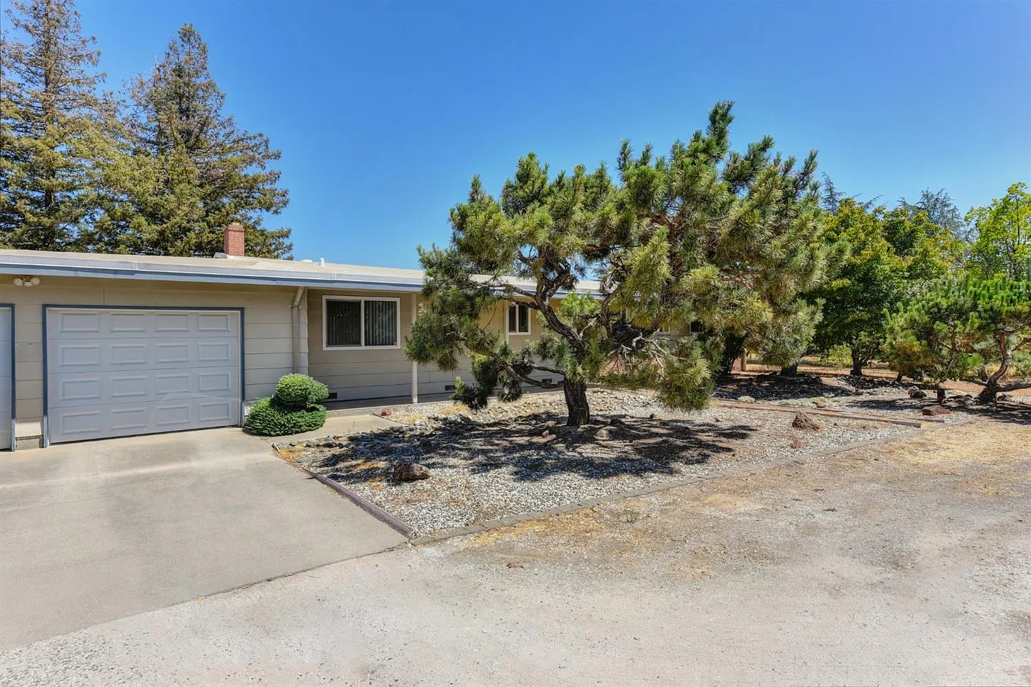 5867 Eureka Rd photo 1