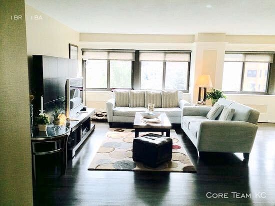 2nd image of 803 W 48th St APT 405