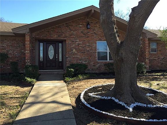 2nd image of 904 Overhill Dr