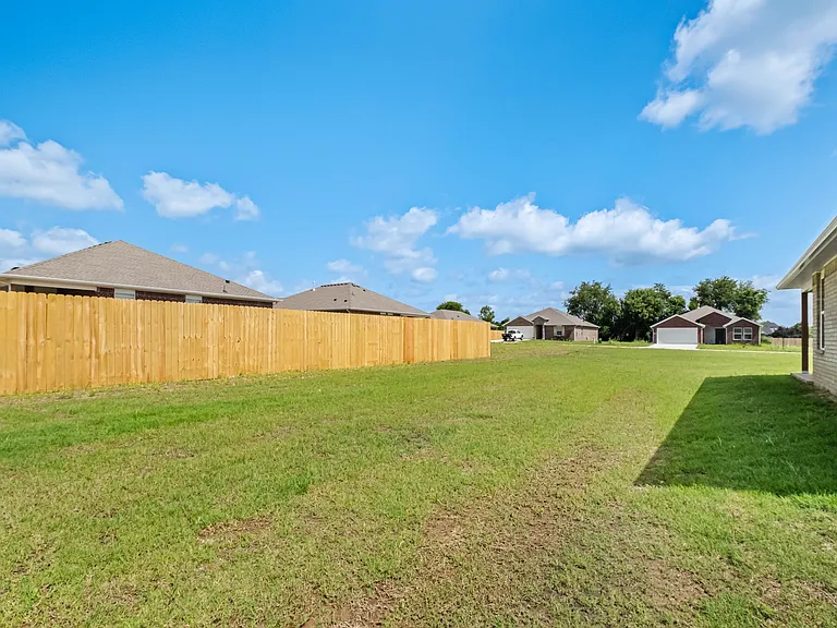 523 Nevada St — Photo 28