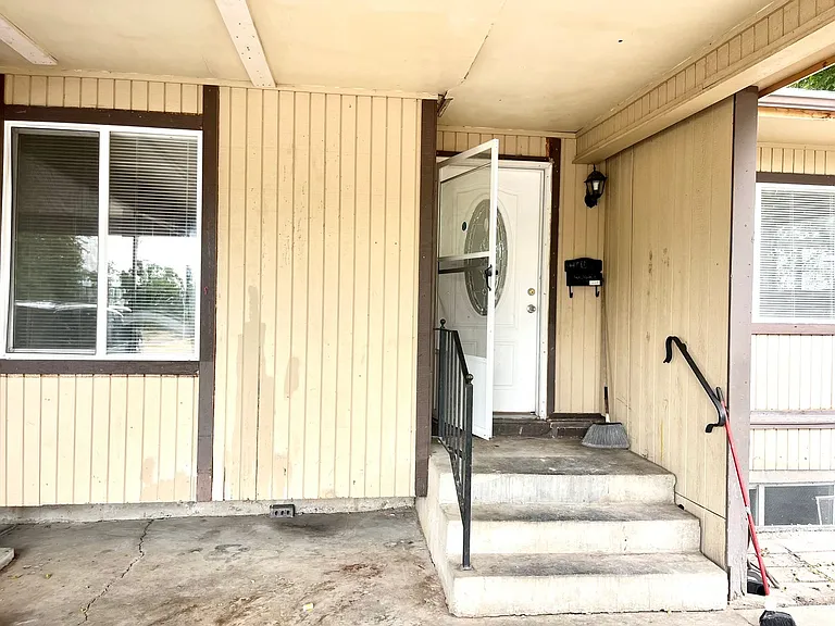 3079 W Lehman Ave — Photo 12