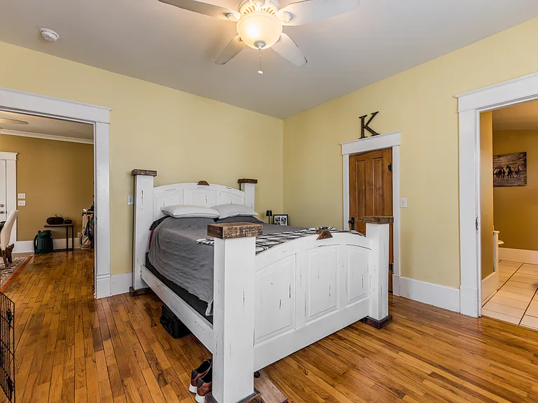 224 S Church Ave — Photo 15