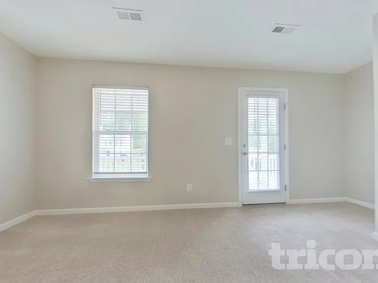 443 Laurel Mist Ln — Photo 9