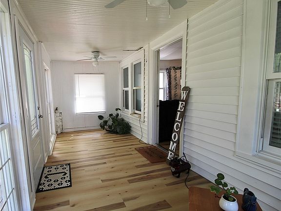 4th image of 3221 Champaign Ave