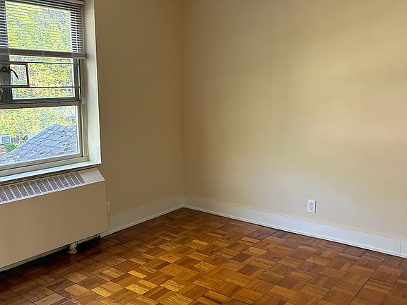 5th image of 18502 64th Ave #1A