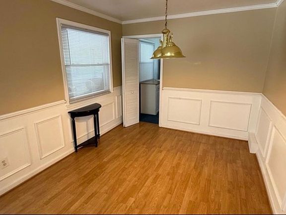 5th image of 520 Taggart St