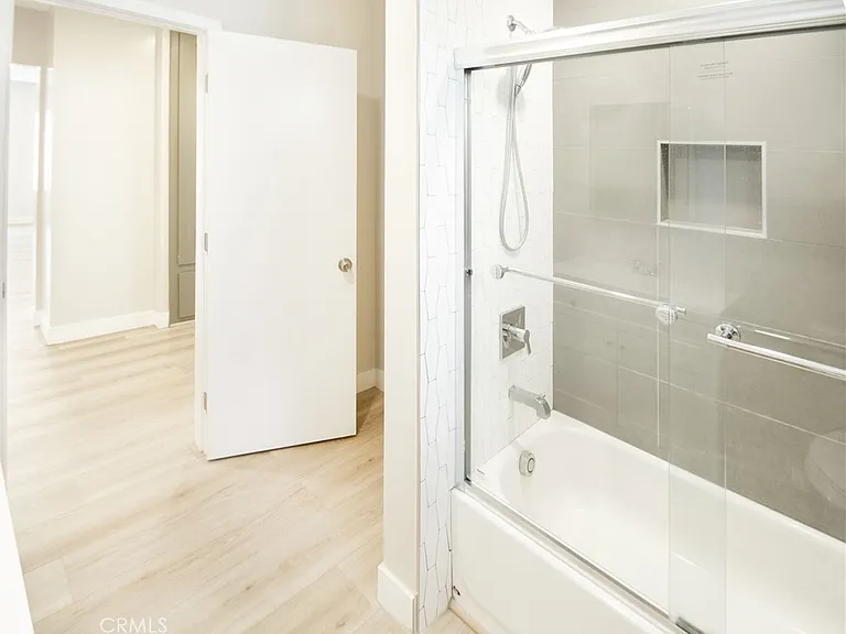 2027 Vista Del Mar St #6 — Photo 25