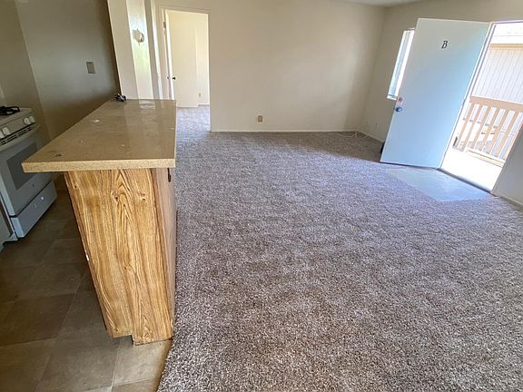 living room/dining room