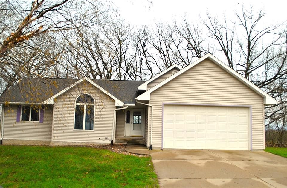 1st image of 822 Lambeau Court
