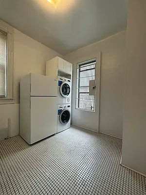 Rented by Peter R. Hungerford, LREB | media 28