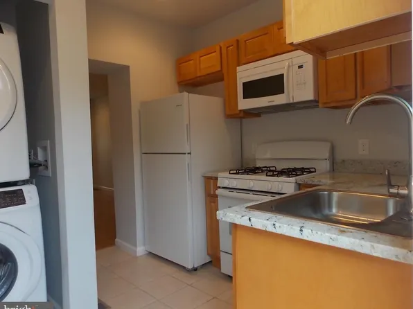 2927 French St, Philadelphia, PA 19121