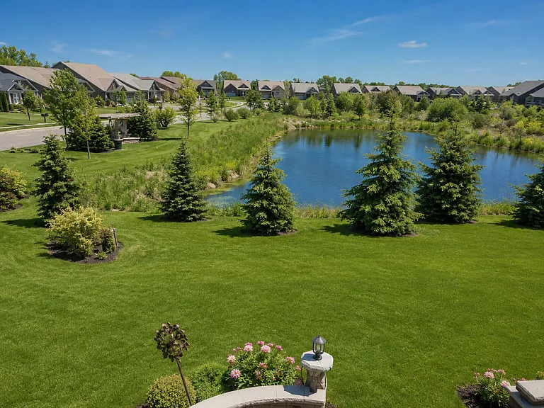 3 Palisades Blvd — Photo 16