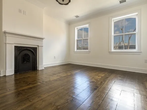 329 5 8th Street image 10 of 20