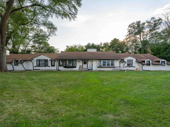 White Lake Waterfront & Private Beach Apartments