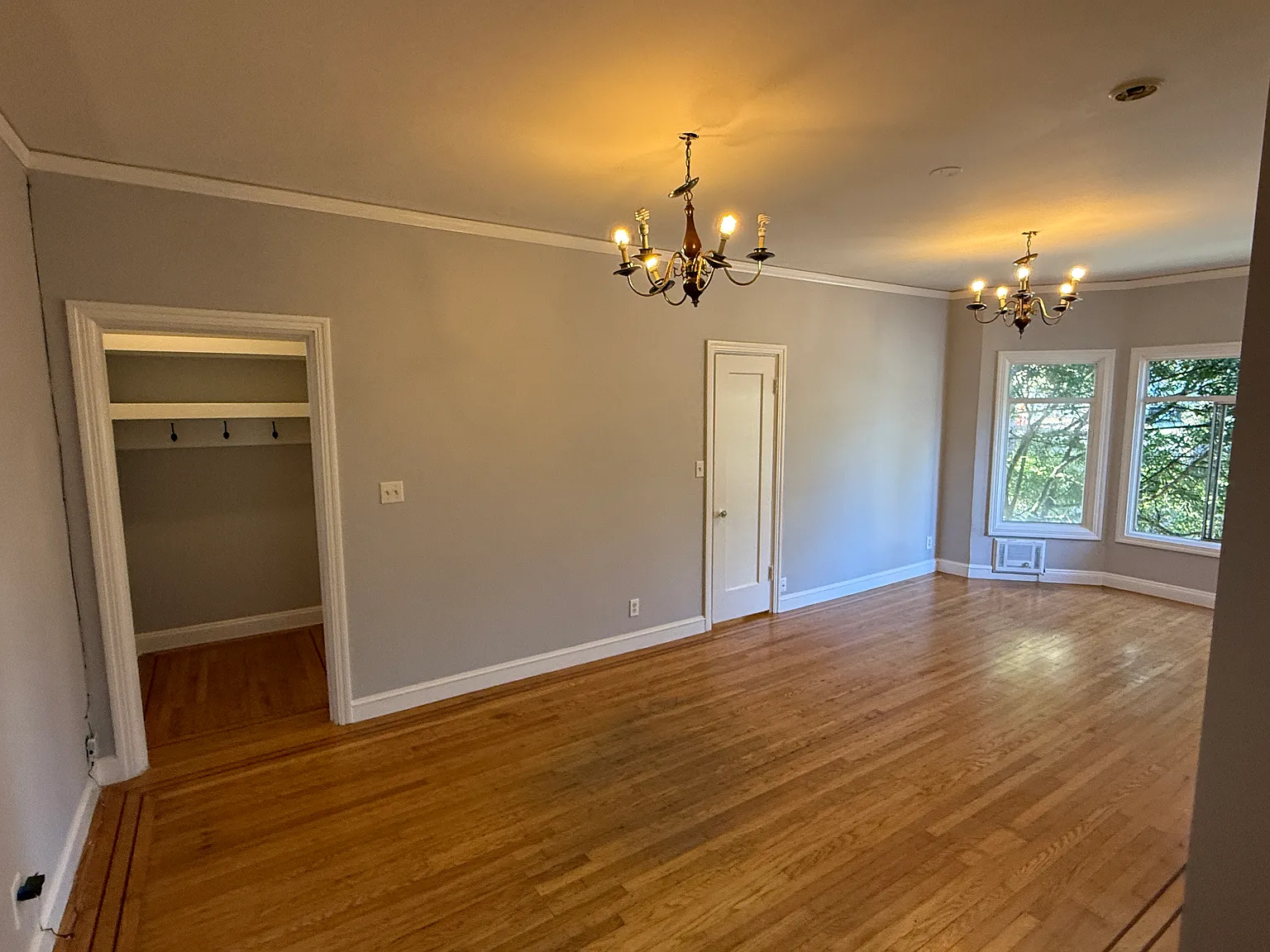 1 bed, 576 sqft, $3,295 — Photo 3