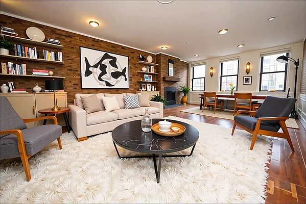 154 Eighth Avenue #2