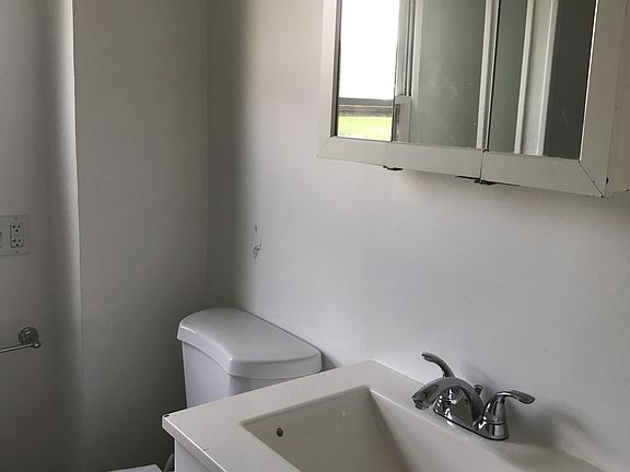 4th image of 167 Chestnut Ave