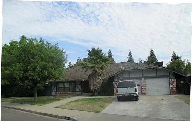1905 Shaddox Ave photo 1