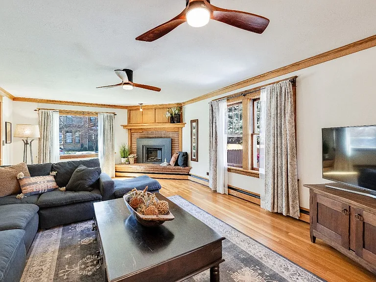 303 E Olive St #1 — Photo 6