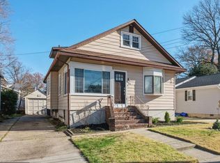 907 Maple Ave, Oaklyn, NJ 08107