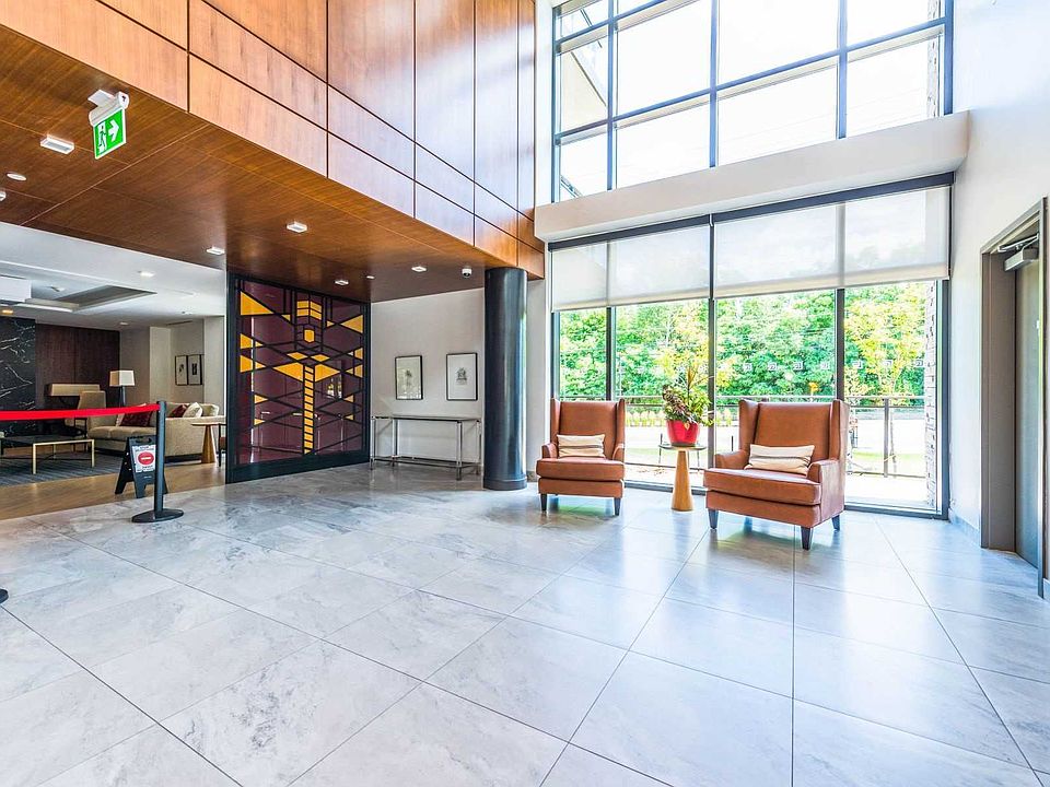 2nd image of 1575 Lakeshore Rd W #452