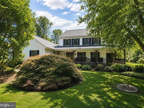 1825 Walnut Ln, Quakertown, PA 18951