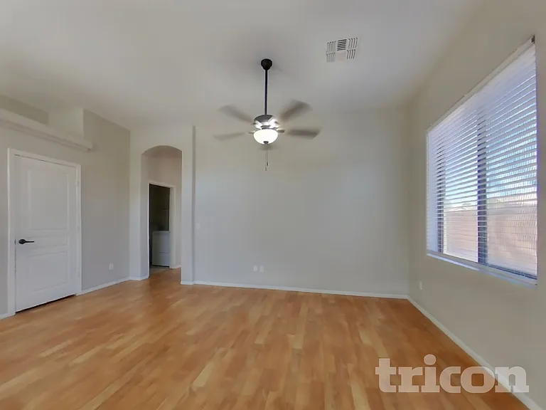 20834 N Jones Ct — Photo 4